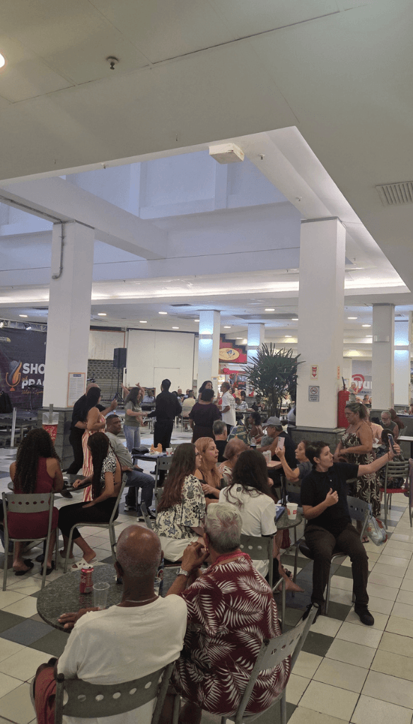 Almoço Dançante celebra o Dia das Mães